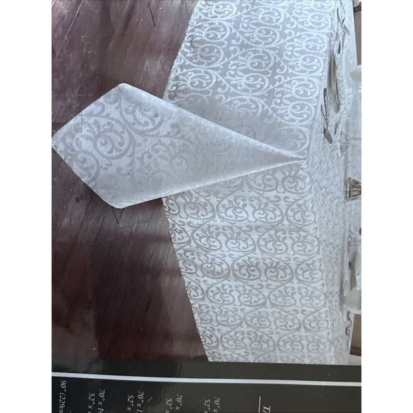 Luxury ANYA WATERFORD LINENS TABLECLOTH Oblong 70”x144” 12 To 16 WHITE RARE NEW - Picture 12 of 12